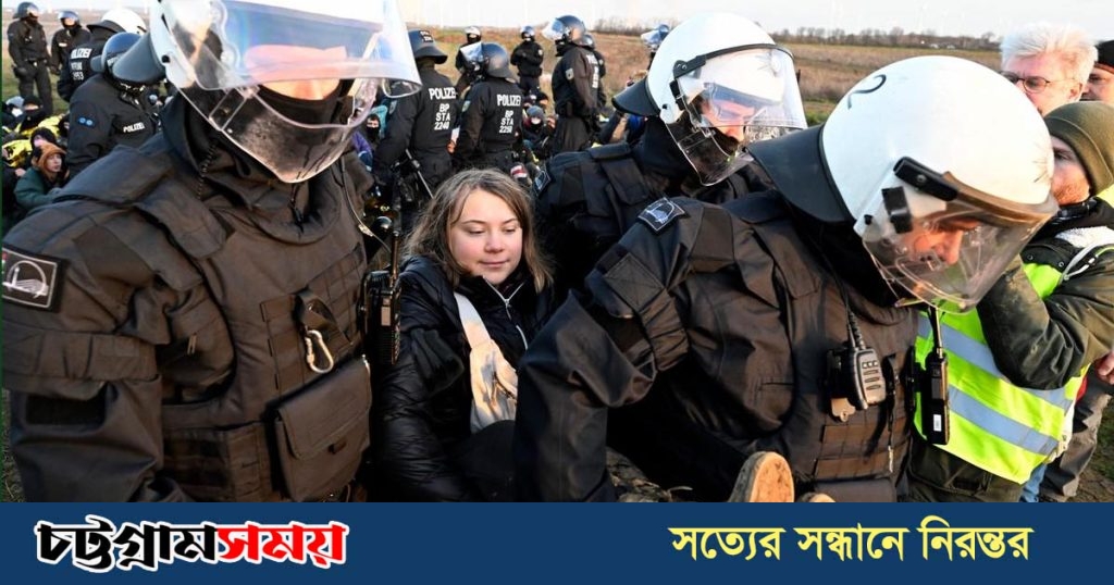 সুইডিশ জলবায়ুকর্মী গ্রেটা থুনবার্গ জার্মানিতে আটক