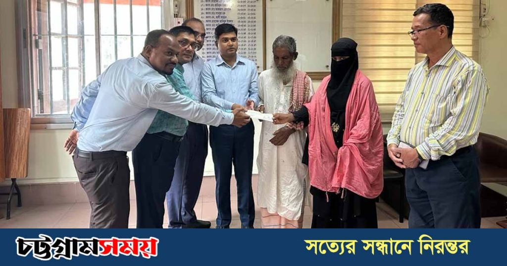 সেই রিকশাচালকের পরিবার পেল ৫ লাখ টাকা