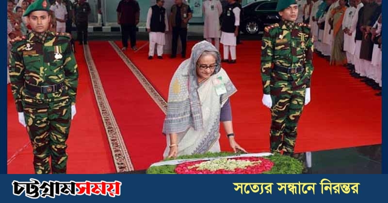 ছয় দফা দিবস: বঙ্গবন্ধুর প্রতিকৃতিতে প্রধানমন্ত্রীর শ্রদ্ধা