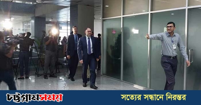 সিইসির সঙ্গে বৈঠকে বসেছেন মার্কিন রাষ্ট্রদূত