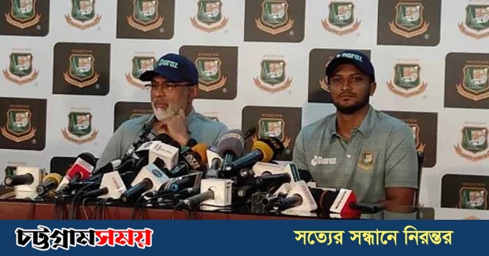 সংবাদ সম্মেলনে চন্ডিকা হাথুরুসিংহে ও সাকিব আল হাসান