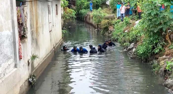 নালায় নিখোঁজের ১৪ ঘণ্টা পর খালে মিলল সেই শিশুর মরদেহ