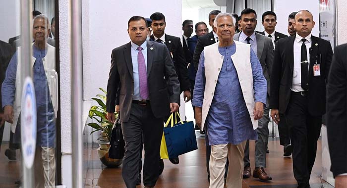 চার দিনের সফর শেষে দেশে ফিরলেন প্রধান উপদেষ্টা