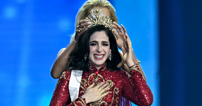 সেই ‘অপমানিত’ ফাতিমার মাথায়ই উঠল মিস ইউনিভার্সের মুকুট