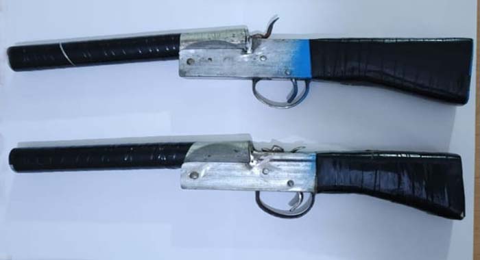 রাউজানে পরিত্যক্ত অবস্থায় মিললো ২টি পাইপগান