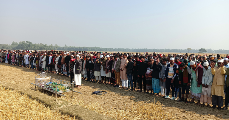 শিশু সাজিদের জানাজায় হাজারো মানুষের ঢল, দাফন সম্পন্ন