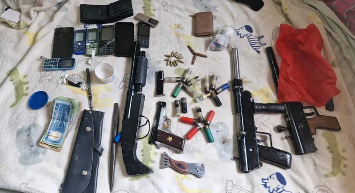 চট্টগ্রামে বিপুল অস্ত্রসহ ‘শীর্ষ সন্ত্রাসী’ মনা গ্রেপ্তার