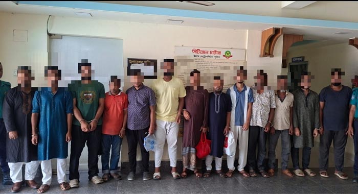 চট্টগ্রামে ঝটিকা মিছিলের চেষ্টা: যুবলীগ ও ছাত্রলীগ নেতাসহ গ্রেফতার ১৩