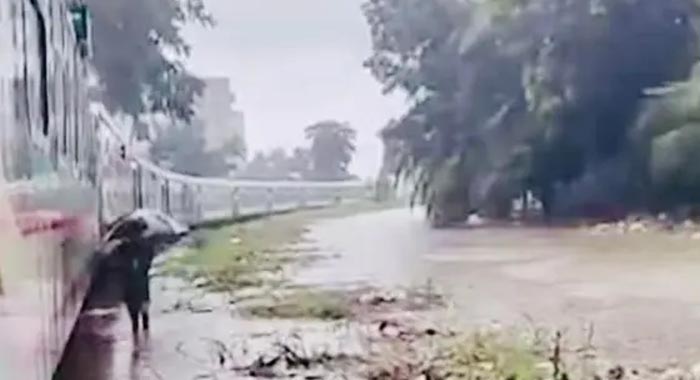 চট্টগ্রামে পানির নিচে রেললাইন, আটকে আছে ‘পর্যটক এক্সপ্রেস’